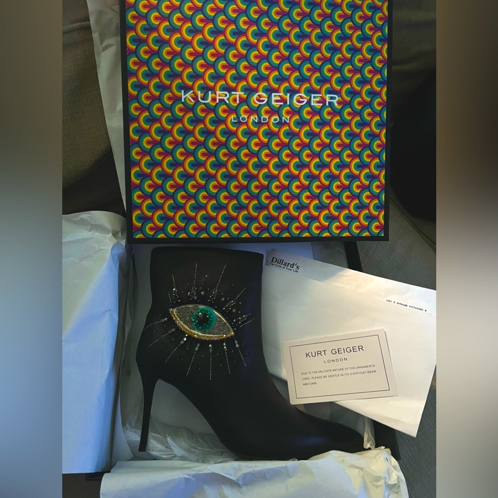 BNIB Kurt Geiger Evil Eye Black Leather ankle boots. Size 9.